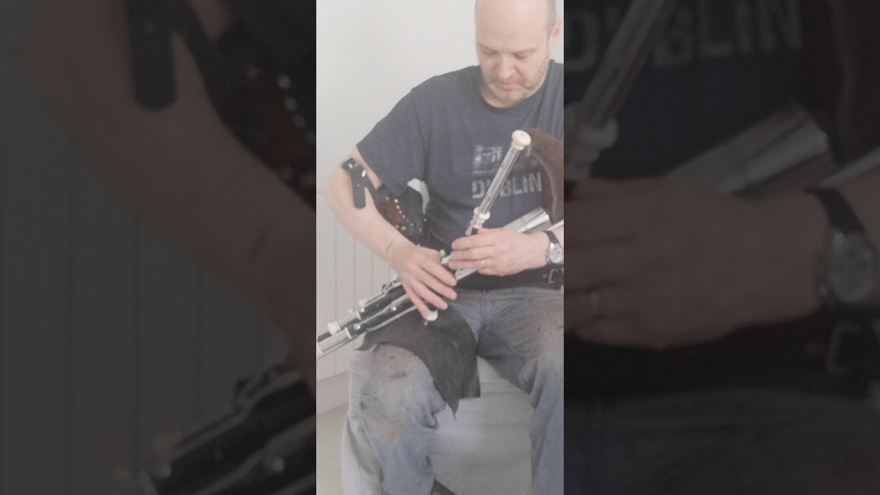 Cronin's Hornpipe www.donnachadwyerpipes.com