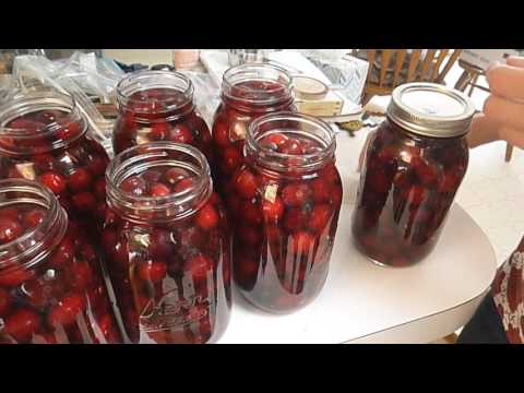 How to can cherries at home.