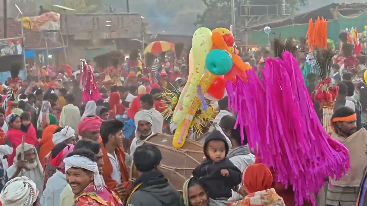 आदिवासी समाज में होली उत्सव मनाते हुए गोरबा होली में March 1, 2026