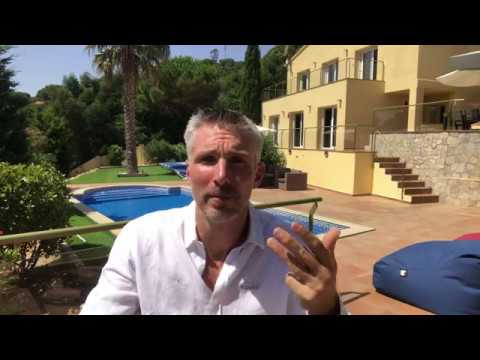 Video: Hoe Een Villa In Spanje Te Huren
