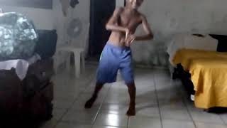 Menino Dançando