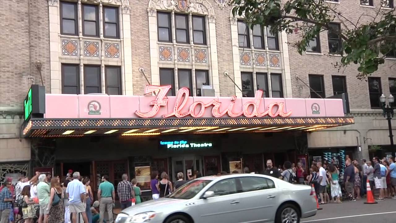 entertainment weekly ซับไทย Watch: Matt Takes a Tour of the Florida Theatre at Art Walk