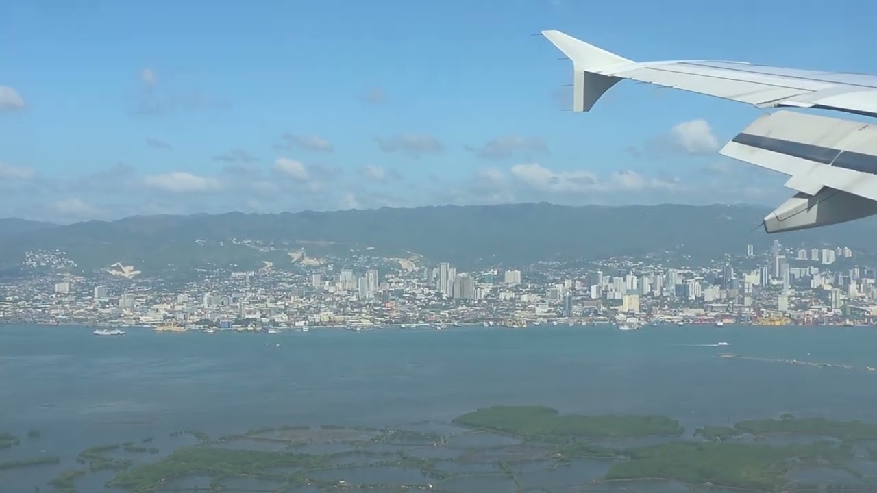 Philippine Airlines A320-200 PR2346 arriving at CEB Rwy 4. (DVO-CEB)