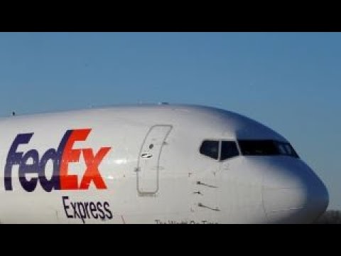 FedEx to give wage increases, bonuses to workers