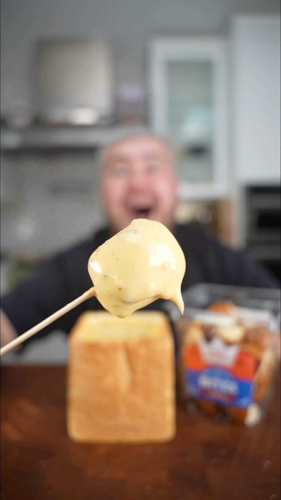 Easy Pretzel Cheese Dip