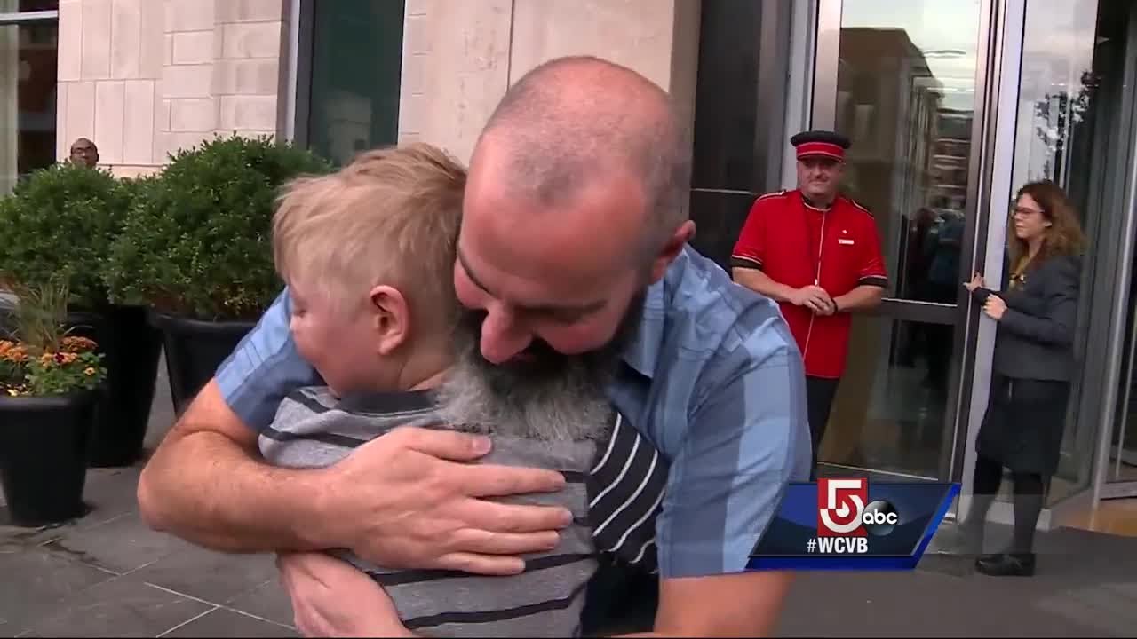 Duck Boat tour guide meets recipient of bone marrow donation