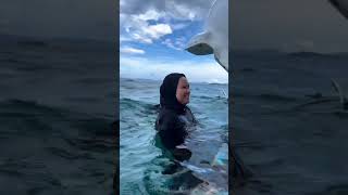 😱Walking Under the Sea with Hundreds of Fish! 🐟🌊 #Shorts"