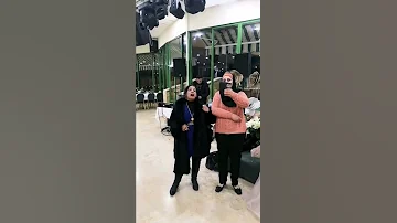 الزلغوطة اللبنانية من عاداتنا وتقاليدنا بالأفراح والمناسبات السعيدة انشاء الله كل أيامكم سعادة 