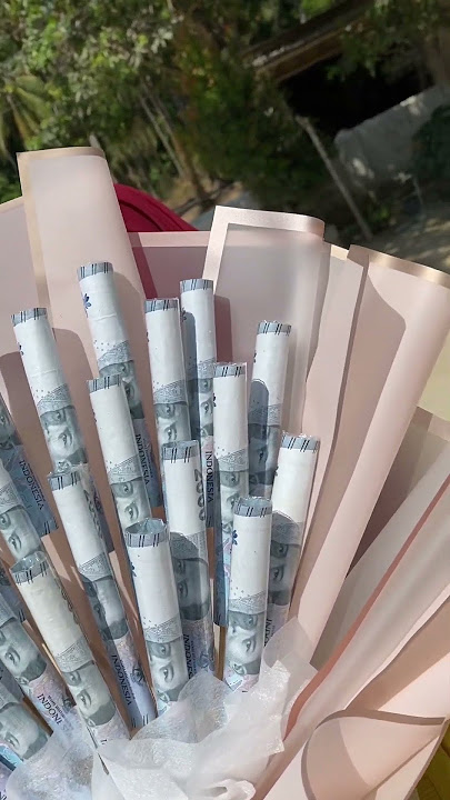 Buket uang model gulung 25 lembar #buketwisuda #giftidea #shortvideo #buket#buketsnack #buketuang