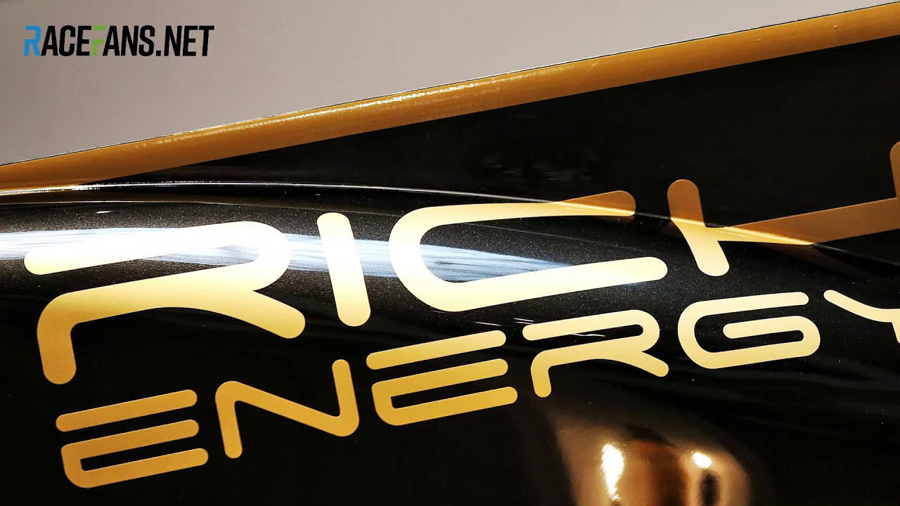 Haas presents its new 2019 F1 colours | 2019 F1 car launches