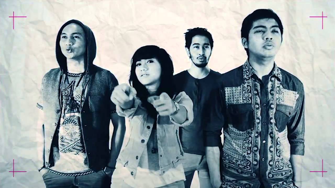 Ebony Kekasih Selamanya Official Video akkoorden