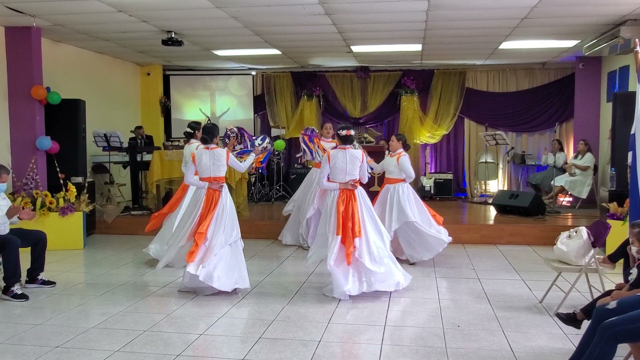 Danza "Levantate, Bueno es, Roni Roni" de Paul Wilbur Acordes - Chordify