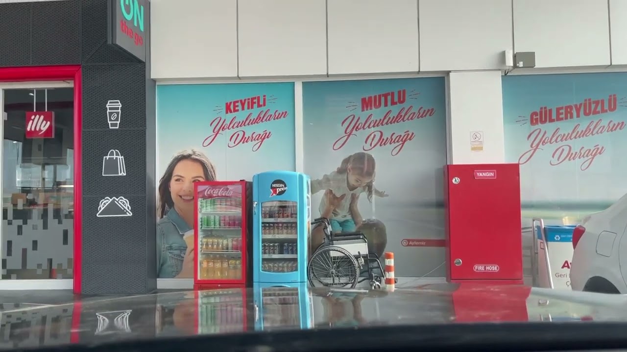 Yeni Otoban İzmir Bursa İstanbul.Benzin istasyonları.HGS yükleme noktası.