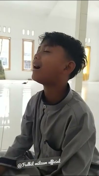anak kecil ini melantunkan adzan kurdi yang lgi viral masya allah merdunya🥰🥰#daengsyawal #azanviral