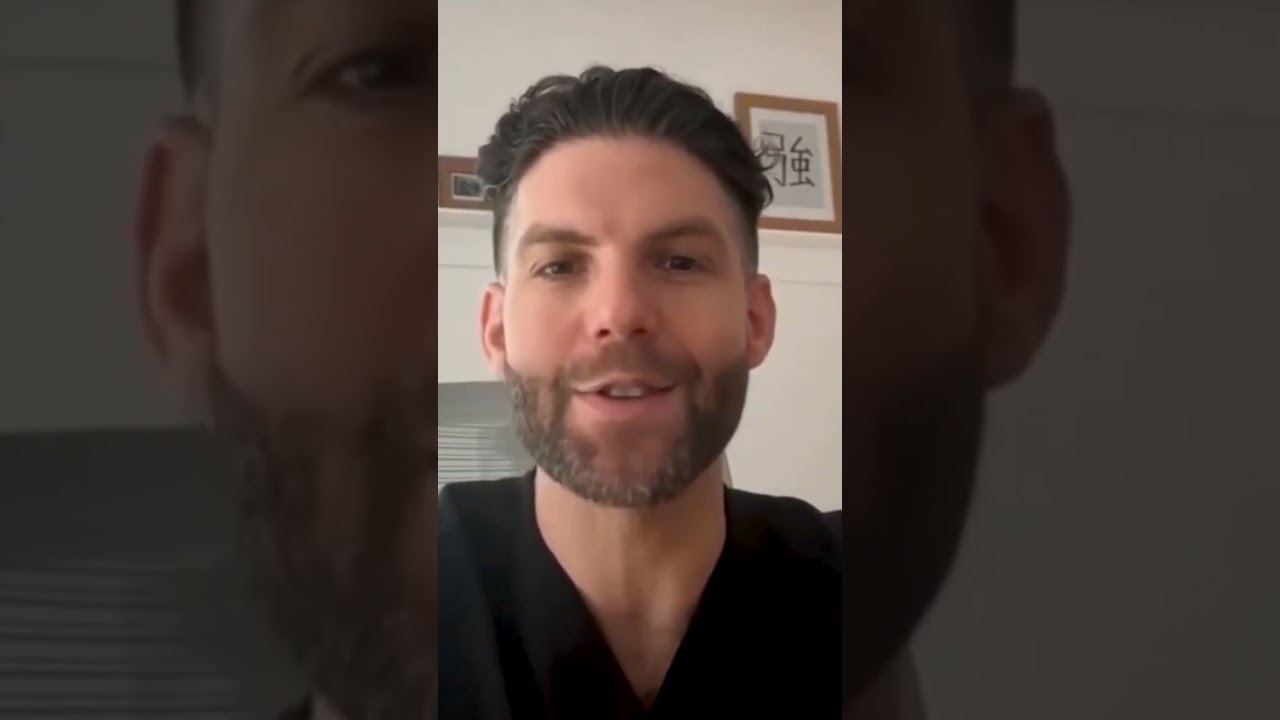 YouTube Short thumbnail for Mastectomy reconstruction without implants — fat grafting & free tissue | Dr. Jonathan Kanevsky