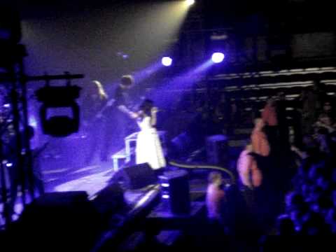 Flyleaf - Cassie - at the La Crosse Center opening...