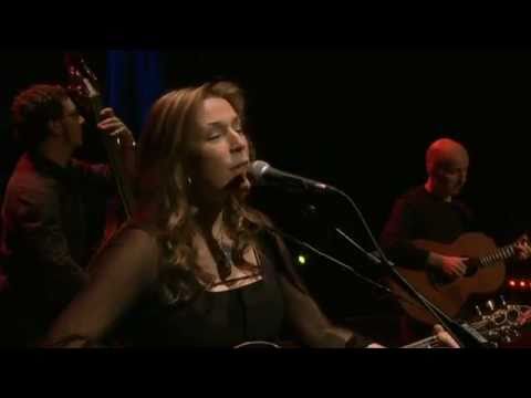 Kieran Goss and Beth Nielsen Chapman - 'Sand and Water' (Live at The Grand Opera House, Belfast)