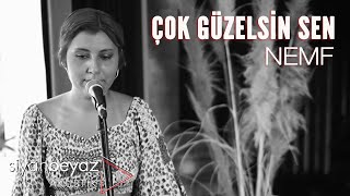 NEMF - Çok Güzelsin Sen (SiyahBeyaz Akustik) Resimi