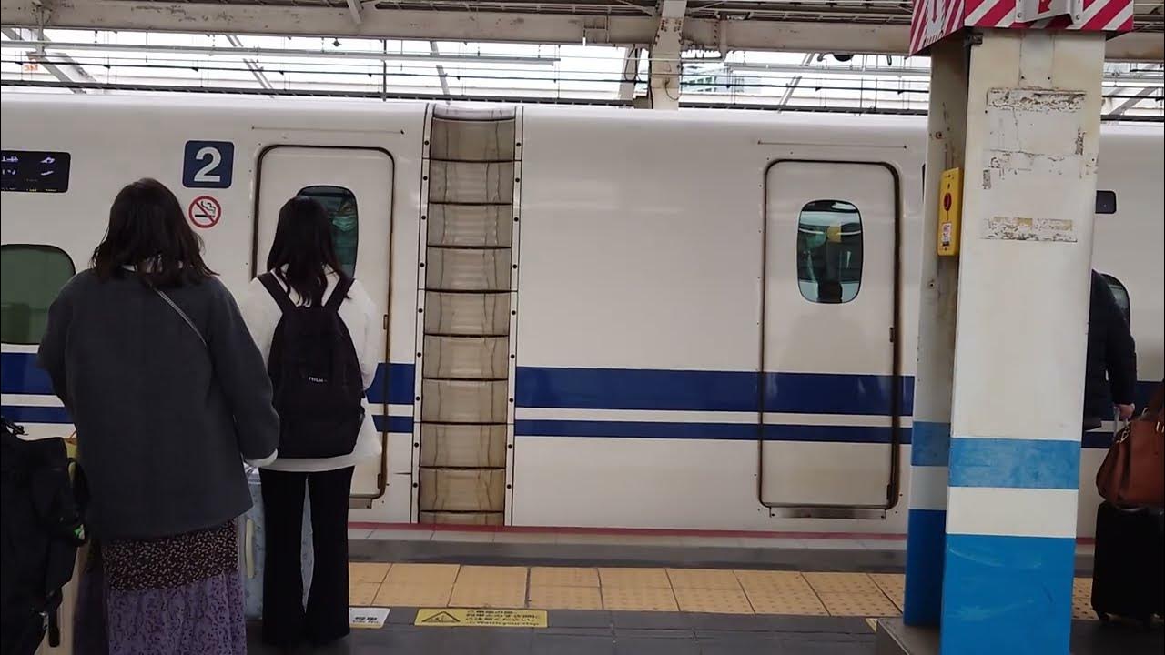 【2022年年末年始帰省ラッシュ・定期のぞみの混雑は凄すぎ】のぞみ9号自由席から大量に下車客が集中し乗車開始に時間がかかり岡山からも多くの立ち