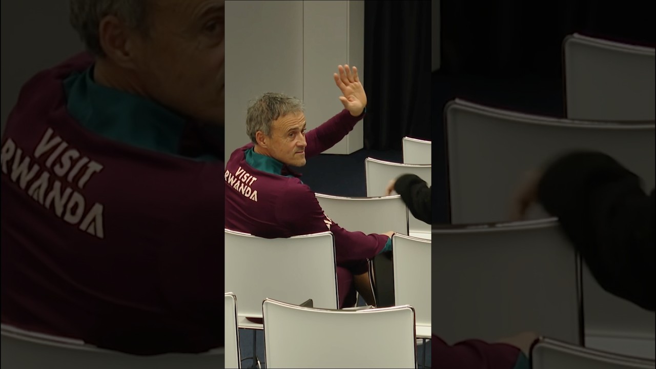 New journalist spotted in press conference 👀🤣