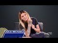 Capture de la vidéo Julia Michaels' Fave Tattoos