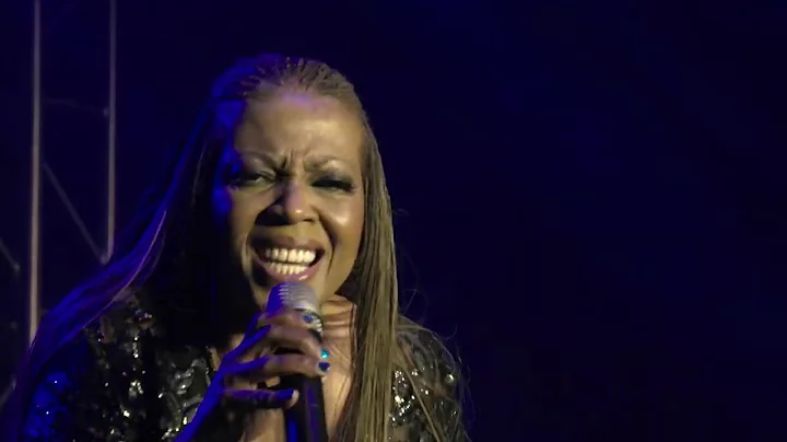 HOLD ON by EnVogue LIVE performance by Maxine Jones