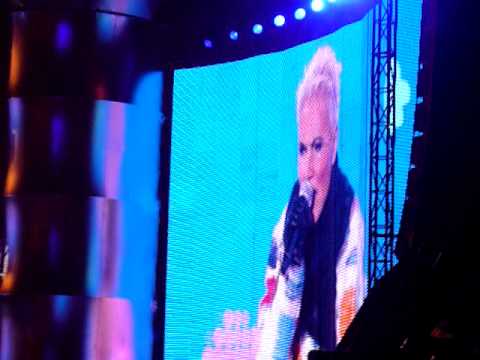 Roxette Listen To Your Heart, Warsaw 31.12.2010 - YouTube Dora3112006Seba