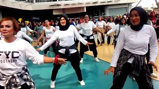 Download Lagu Juve dan Juve Aerobic Community di Wanita Dalam Sebuah Karya Penerus Kartini di Click Square Bandung MP3