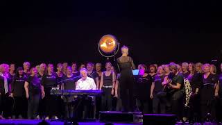 Howard Jones performs 'What is Love?' with the Funky Voices Choir in Colchester October 2022