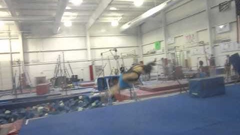 L10 Selena Sorensen Floor-Front double twisting layout