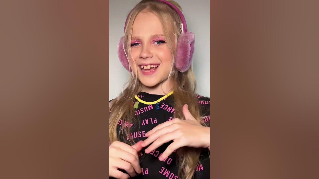 Песня мирославы быковой та самая девчонка текст. Текст песни девчонка. Юта та самая девчонка текст. Я та самая девчонка я дождусь дождусь тебя. Юта текст песни.