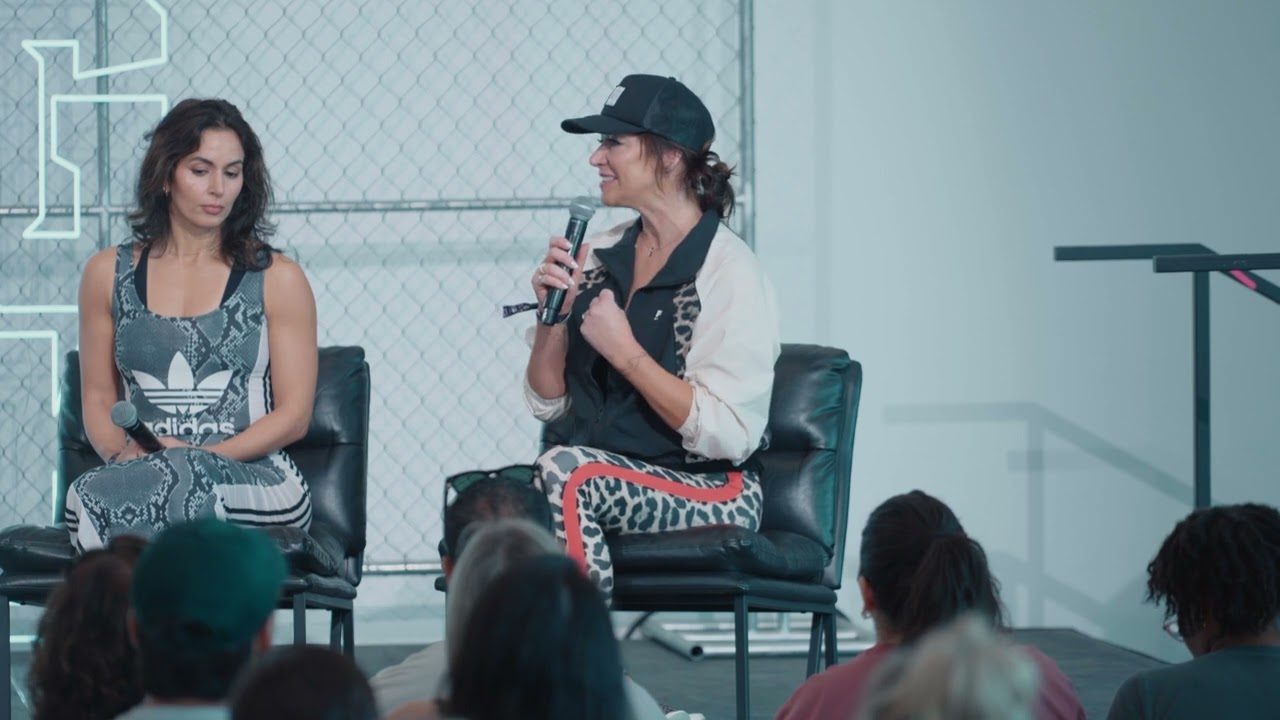 Гормоны, сила и уверенность: что каждая женщина должна знать о тренировках, менопаузе и мышцах.