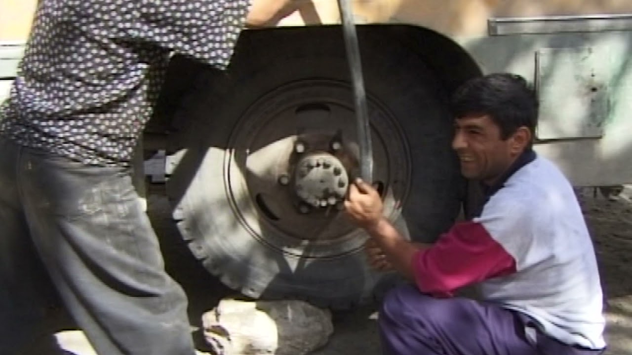 AZERBAIJAN BAKU AND SUMGAIT TRAMS TROLLEYBUSES BUSES TRUCKS ETC SEPT 1999 BY DAVE SPENCER OF PMP EXT