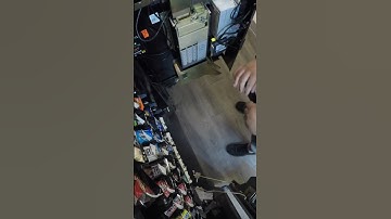 This SNACK MACHINE stopped taking change #shorts #vendingmachine