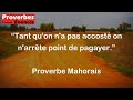 Proverbe Mahorais - Tant qu'on n'a pas accosté on n'arrête point de pagayer.