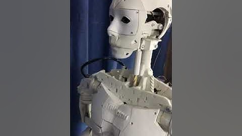 Testing InMoov , multithreading mode for head and hands with face recognition.