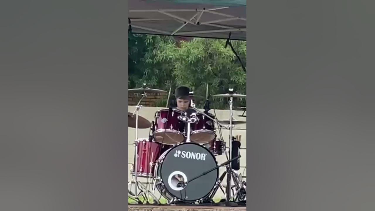 My first rock concert - YouTube