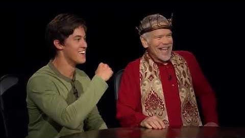 myShakespeare | Macbeth 1.2 Interview: Duncan and Malcolm