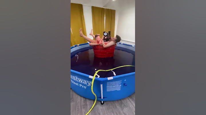КАК СНИМАЛИ ВИДЕО "ГОРЯЧИЙ КРУГ В ХОЛОДНОМ БАССЕЙНЕ"😂