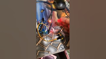 PIR Sensor with Arduino 💡 #cosmelectronics #arduino #pirsensor #project #arduinoproject #electronic