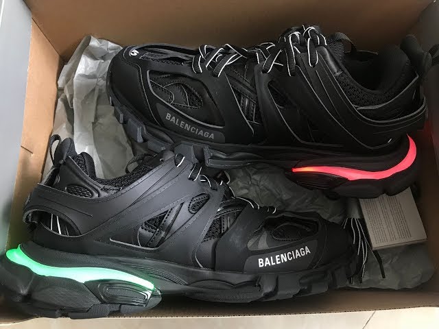 Review the Balenciaga 3.0 LED Sneakers Triple Black - YouTube