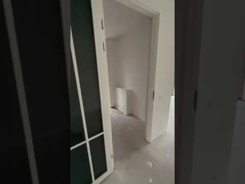 Video afspelen: Renovlies behangen in Almere Stad - Nieuwbouw- Behangservice Nederland - Video 192