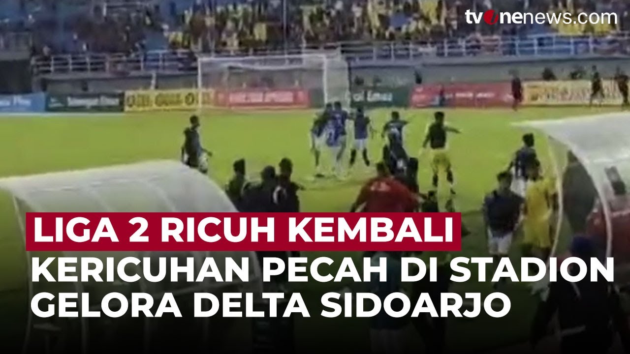Terjadi Lagi! Deltras Sidoarjo Vs Persibo Ricuh, Pemain Dilarikan ke Rumah Sakit | OneNews Update