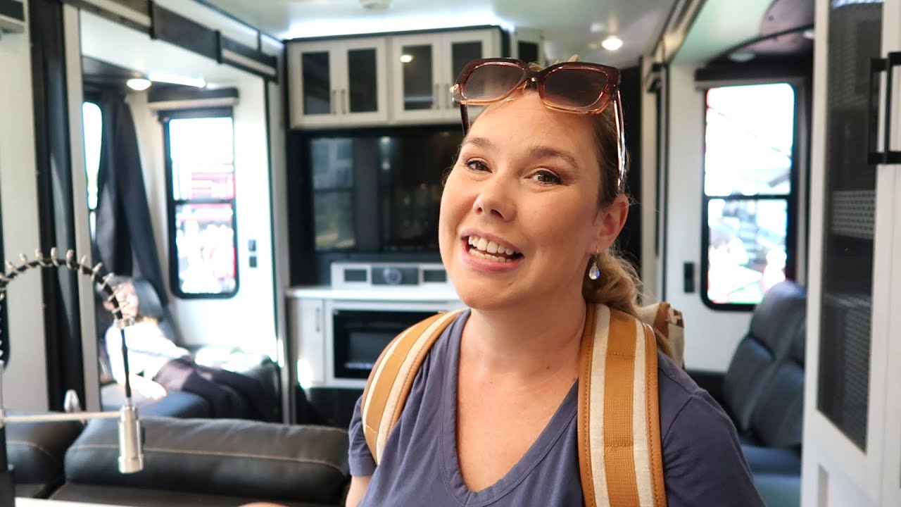 Motorhome vs 5th Wheel! Family RV Living! Our Family Adventure YouTube