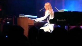 Tori Amos - Strong Black Vine (Vienna Stadthalle 2009-09-25)