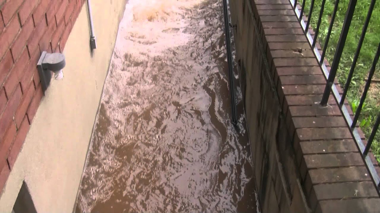 Hurricane Irene - River Road - Piscataway NJ - Sunday Aug 28 2011 - Raritan River