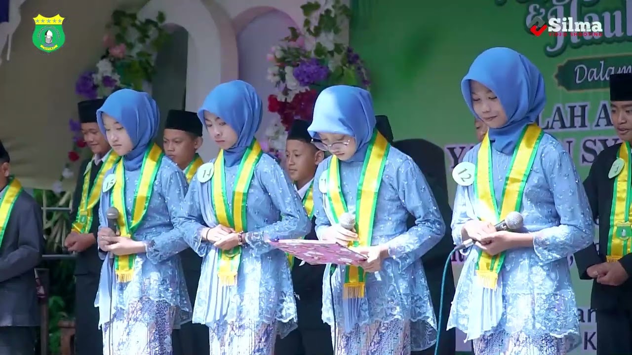 Prosesi Wisuda dan Persembahan Wisudawan MI Syariful Hikam Jepara