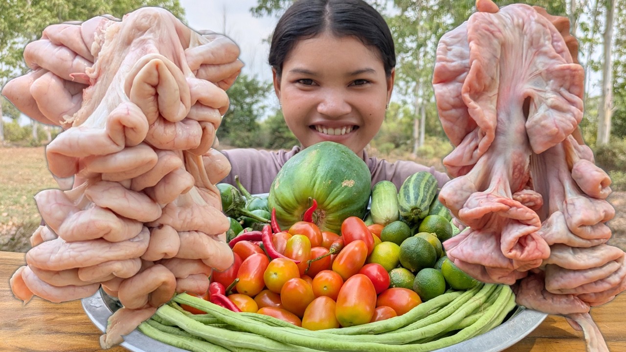 Chitterlings Salad Recipe / How to Clean and Cook Chitlins / Chitterlings and Fresh Vegetable Recipe