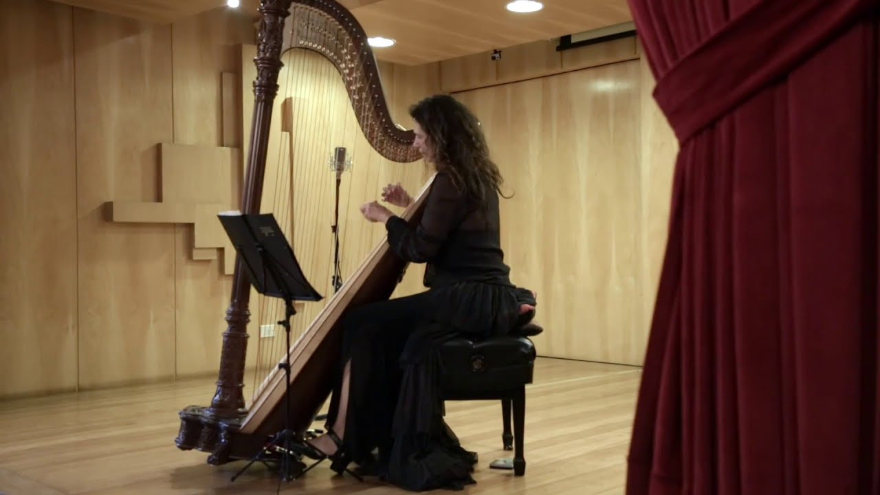Debussy Arabesque. Cristina Braga, harpa