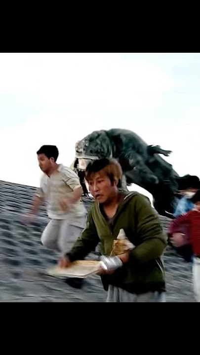 💥👹 THE HOST (2006) | Han River Monster Terrorizes Seoul! 🌊🏃‍♀️